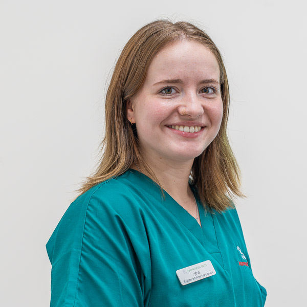Jess Neve - Ashworth Veterinary Group - Portraits (Web) 2026-06