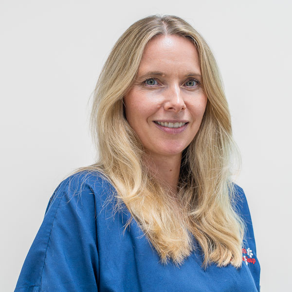 Lyndsey Bullock - Ashworth Veterinary Group - Portraits (Web) 2026-06